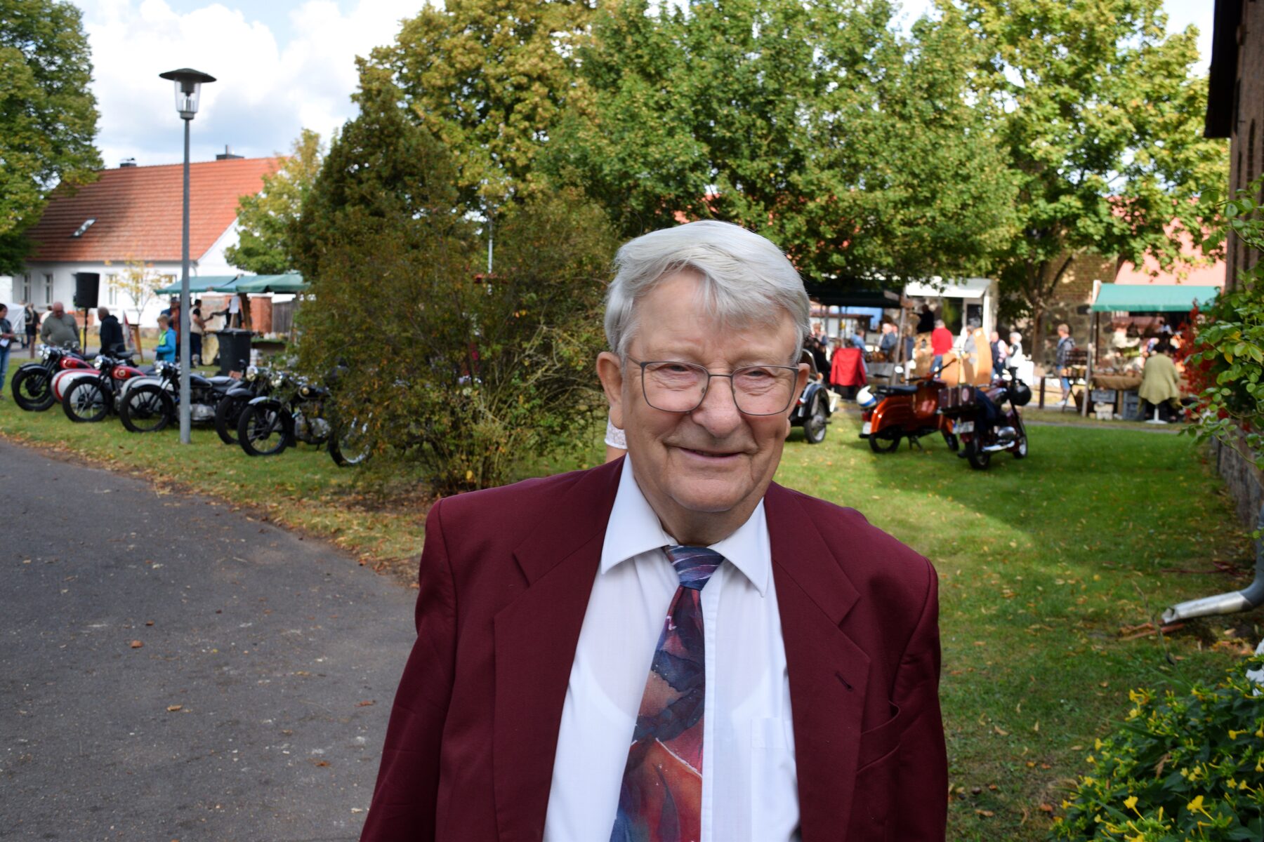 Wolfgang Kielblock beim Erntefest 2025 in Dollgow